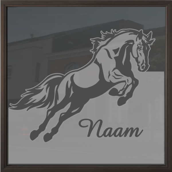 Zandstraalfolie springend paard met naam uitgesneden