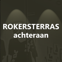 Rokersterras achteraan